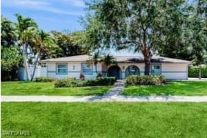 3578 Santiago Way, Naples