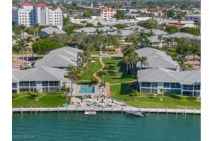 649 W Elkcam Cir 624, Marco Island
