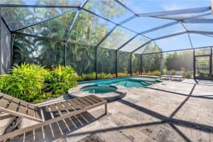 160 Stanhope Cir, Naples