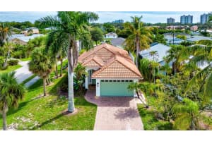 596 93rd Ave N, Naples