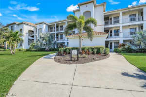 8267 Parkstone Pl 9-203, Naples