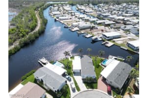 17741 Canal Cove Ct, Fort Myers Beach