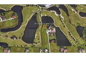 18031 Bluewater Dr, Naples