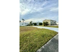 386 Tricia Ln, Fort Myers