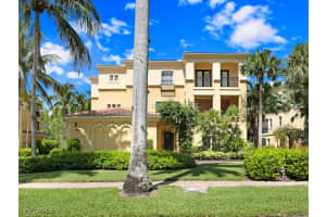 2847 Tiburon Blvd E 8-101, Naples
