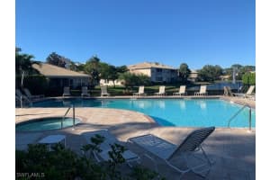 306 Emerald Bay Cir J5, Naples