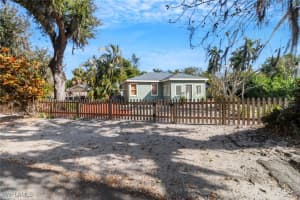 847 James St, Fort Myers