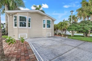 1015 Diamond Lake Cir, Naples