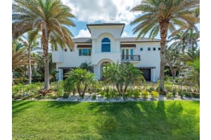 140 Conners Ave, Naples