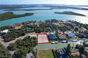 1115 Caxambas Dr, Marco Island