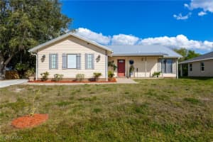 6136 Higgins Ave, Fort Myers
