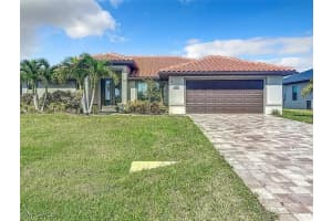 646 Ne 5th Pl, Cape Coral