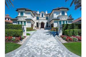 233 Mermaids Bight, Naples