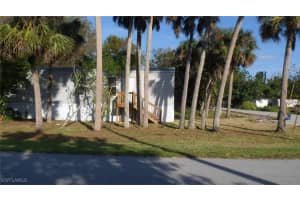 370 San Bernardino St, North Fort Myers