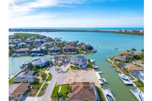 818 Elm Ct, Marco Island