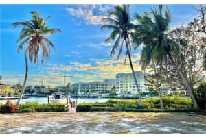 286 Spring Line Dr, Naples