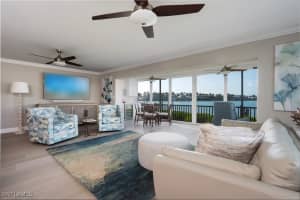 222 Harbour Dr 103, Naples