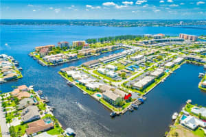 1903 Se 40th Ter 104, Cape Coral