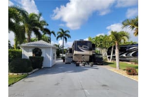 5680 Brightwood Dr, Fort Myers