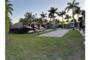 13594 Snapper Ln, Naples