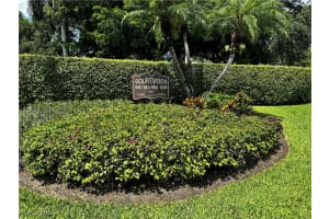 960 Palm View Dr 111, Naples