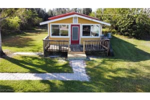 18446 Creek Dr, Fort Myers