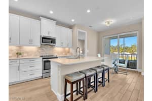 2561 Seychelles Dr 308, Naples