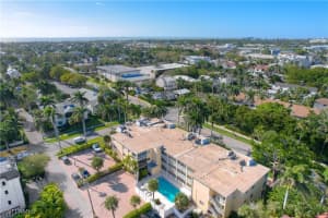 900 8th Ave S 204, Naples