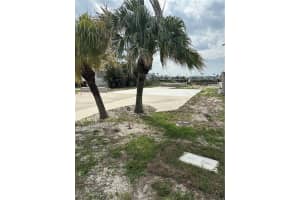829 Oak St, Fort Myers Beach