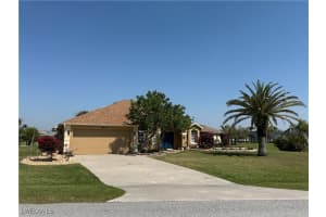 12734 Pembroke Cir S, Lake Suzy