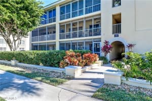 1051 3rd St S 301, Naples