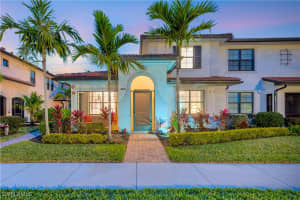 1443 Santiago Cir 2202, Naples