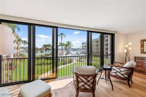 3000 Gulf Shore Blvd N 207, Naples