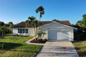 421 Lake Murex Cir, Sanibel