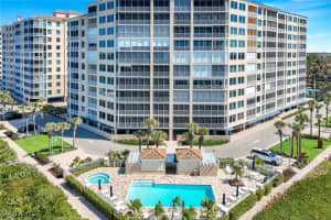 425 Dockside Dr 604, Naples