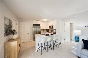 655 8th Ave S 3, Naples