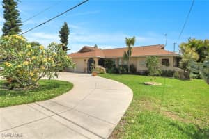 1442 Se 15th Ter, Cape Coral