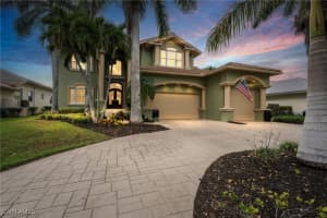 5701 Harborage Dr, Fort Myers