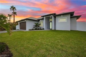318 Se 15th Ter, Cape Coral