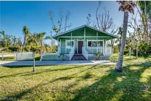 10796 Russell Rd, Bokeelia