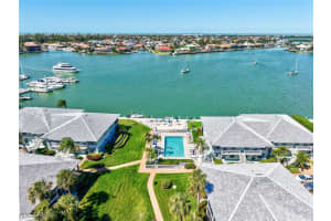 651 W Elkcam Cir 822, Marco Island