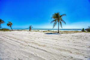 2255 W Gulf Dr 110, Sanibel