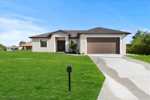 5306 Lee St, Lehigh Acres