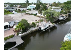 2723 Shoreview Dr, Naples
