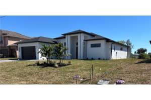 310 Sw 31st Ter, Cape Coral