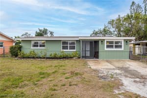2184 Barry Dr, Fort Myers