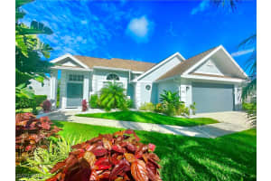 3639 Kent Dr, Naples