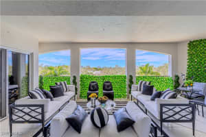 1100 Pine Ridge Rd 400, Naples