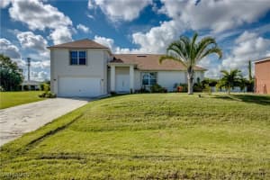 700 Sw 18th Ter, Cape Coral