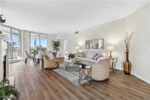 1001 Arbor Lake Dr 101, Naples